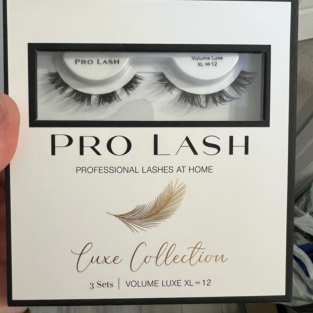 Pro Lash Luxe Collection Volume Lashes no. 12